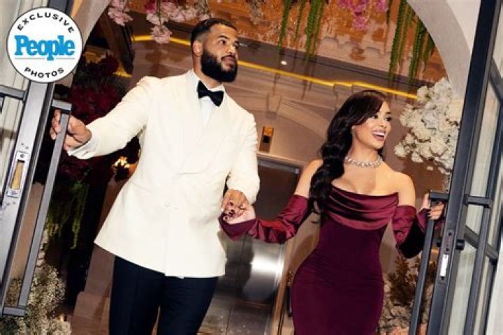 Jill Scott is reportedly officially divorced from estranged husband Mike Dobson