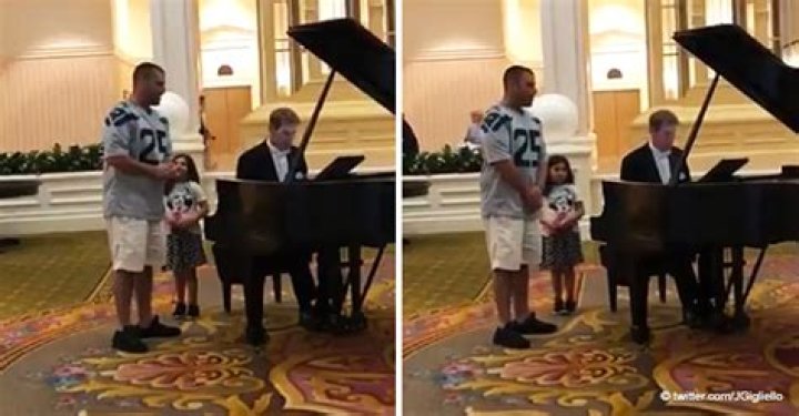 Aaron Lewis' gorgeous daughter sings with famous dad in amazing duet