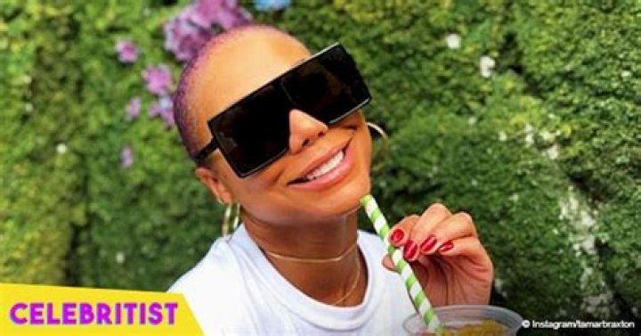 Tamar Braxton shows off weight loss, flaunting toned abs in floral bikini