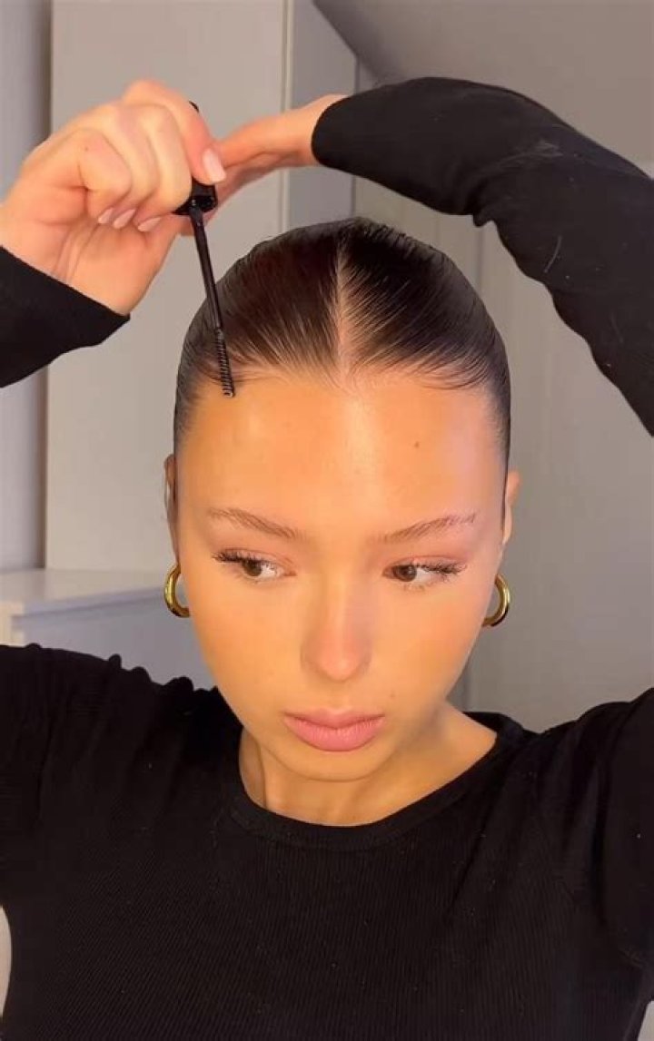 Video of 2-year-old sharing a natural hair tutorial goes viral