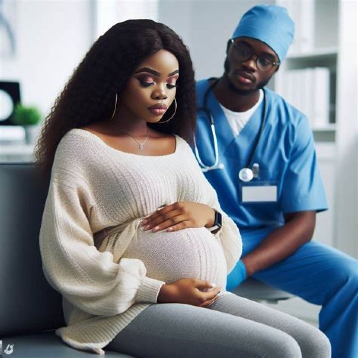 Baby's sweet reaction when her mother begins to sing is melting hearts