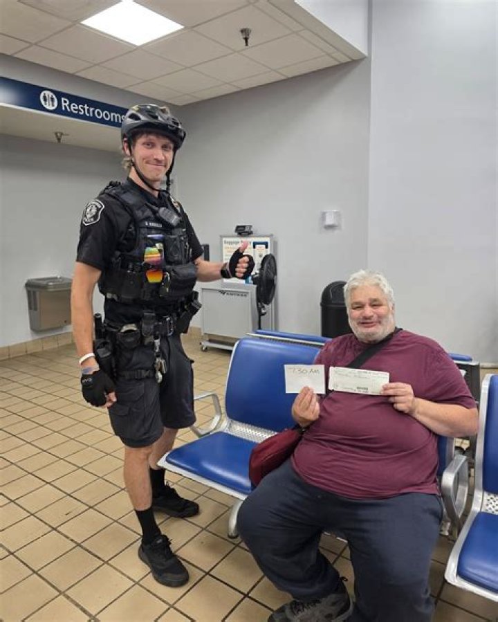 Police officer buys hungry boy food moments before being fatally shot