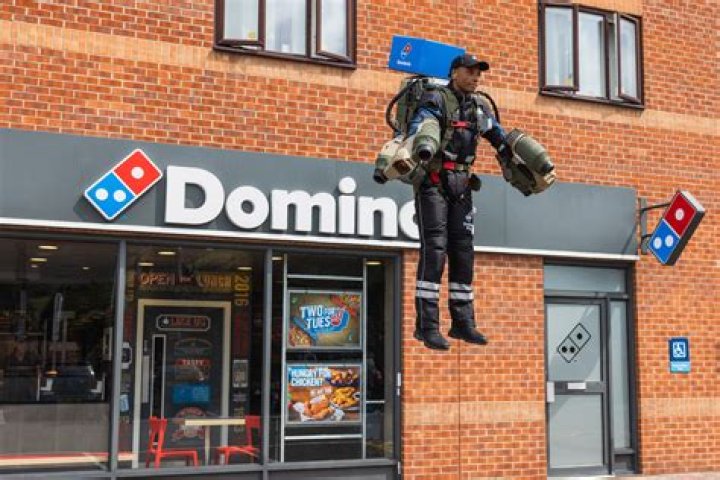 Guy shared striking photos of 'Domino Pizza' kitchen's lowdown that caused noise via Internet