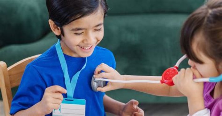 Hilarious moment toddler makes imaginary call to her great grandmother to have a talk