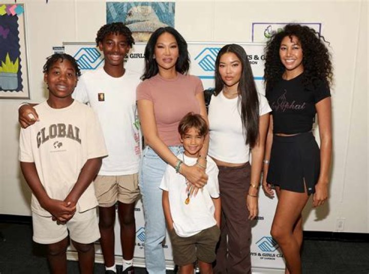 Kimora Lee Simmons pays tribute to her friend Kim Porter in heartbreaking post