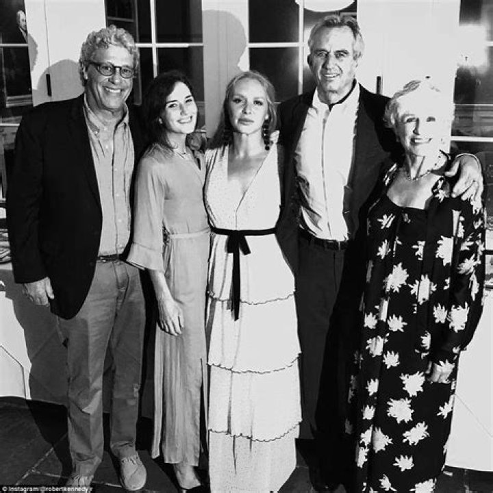 Glenn Close's only daughter is all grown up and looks just like her famous mom did in her youth