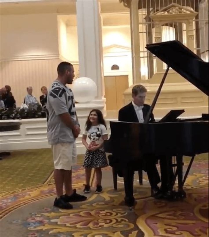 Dad Serenades Daughter with ‘Ave Maria’ at Disney World and His Singing Quickly Goes Viral