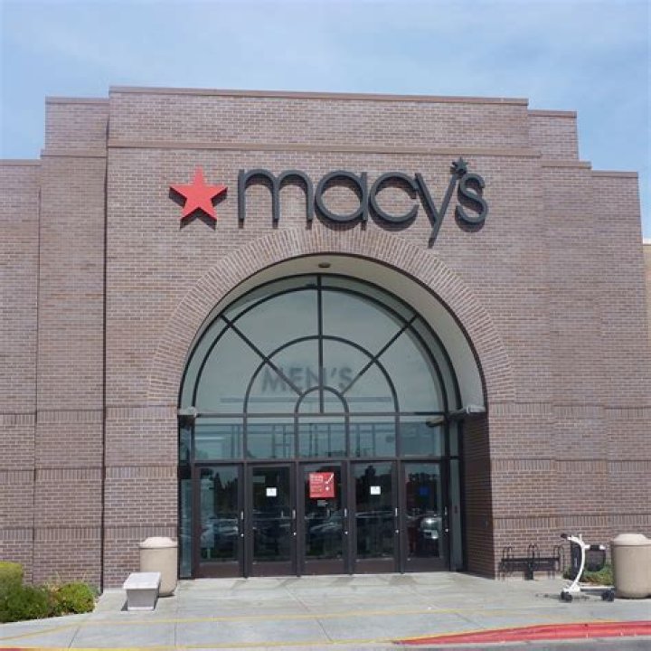 Lenny Kravitz Drops Jaws, Flaunting His Rock-Hard Abs & Tattoos in Shirtless Photo