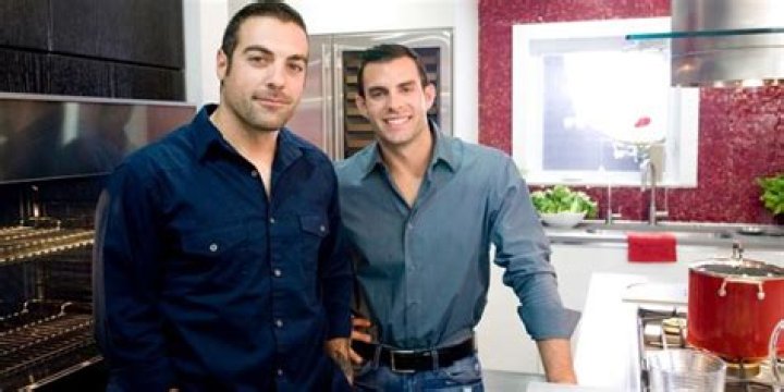 Anthony Carrino of 'Kitchen Cousins' Gets Engaged to His Gorgeous Girlfriend Jacey Lambros