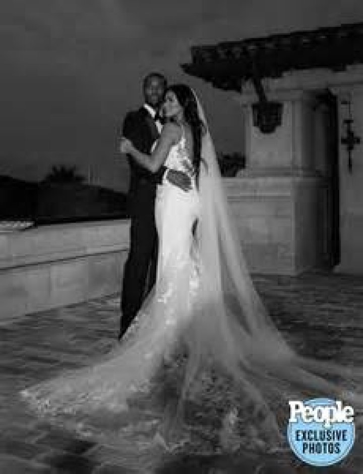 Eddie & Nicole Murphy's Daughter Shayne Stuns in Green Minidress as She Celebrates 25th Birthday