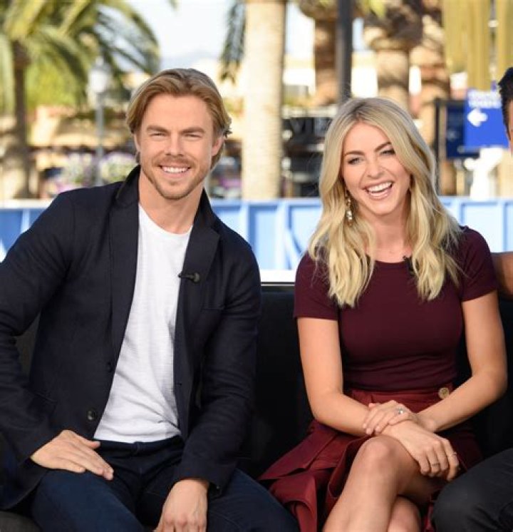 Julianne Hough Dazzles in Sparkly Dress While Shooting NBC Holiday Special 'Holidays with the Houghs'