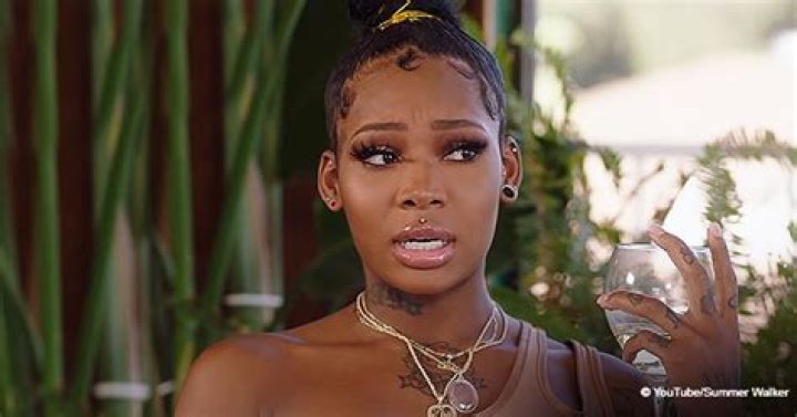 Singer Summer Walker Says She Hates Showers and Twitter Reacts