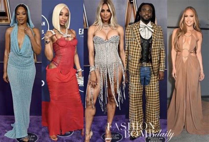 Janet Jackson Takes Selfie with Flower in Her Hair during Trip to Hawaii for 30th Anniversary Celebration Concert of 'Rhythm Nation'