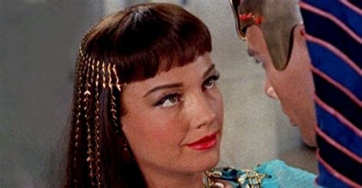 Anne Baxter's Final Years and Tragic Death of the 'Hotel' Star at 62