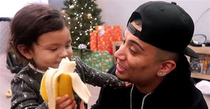 Couple Tries to Prank Daughter with a Banana as a Christmas Gift but She Actually Loves It