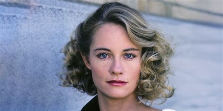 Inside the Life of Actress Jamie Luner after 'Just the Ten of Us' Ended