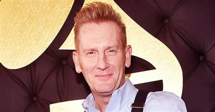 Rory Feek Warms Hearts with New Photo of Eldest Daughter Heidi Holding Her Youngest Sister Indiana