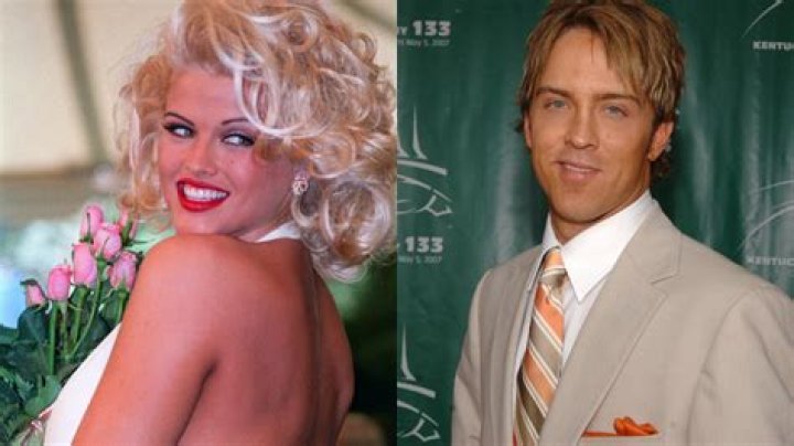 Anna Nicole Smith's Ex Larry Birkhead Shares Photo of Her Purse Given to Him by Police after Her Death