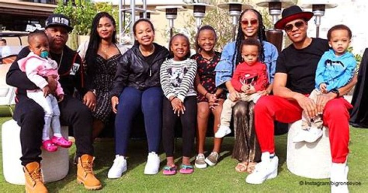 Mike Bivins & Ronnie DeVoe from New Edition Get Together with Their Families in Beautiful Photo