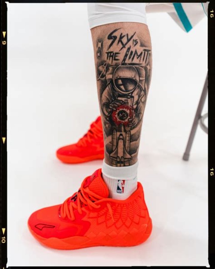 Anthony Davis Gets New Leg Tattoo in Honor of LA Lakers Legend Kobe Bryant