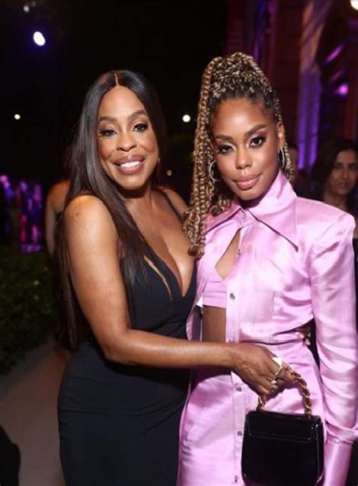 Niecy Nash's Daughter Dia Nash Stuns with Her Beauty and Shows Strong Resemblance to the 'Claws' Star in Selfie