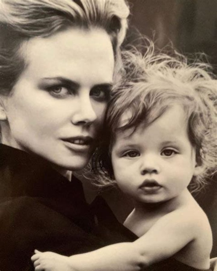 Nicole Kidman Shares Rare Photo with Her Mom and Sister and Fans React with Excitement