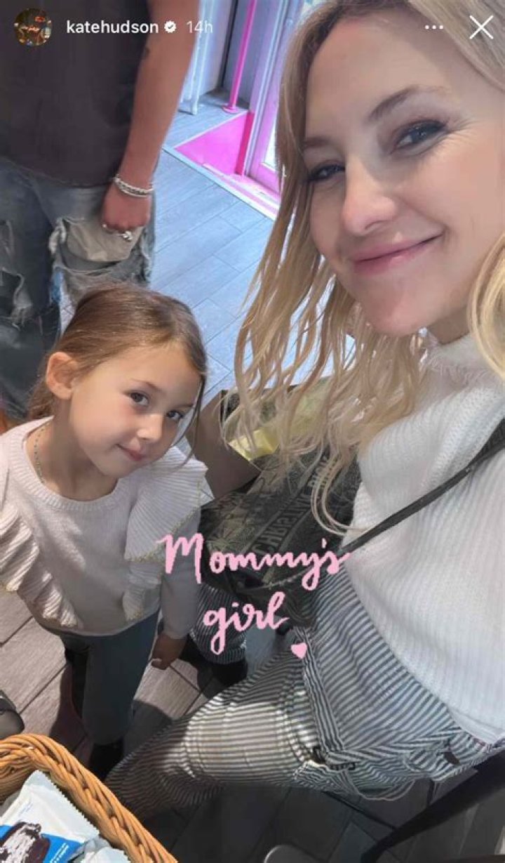 Kate Hudson Shares Cute Photo of Daughter Rani Waving to the Camera like a Diva