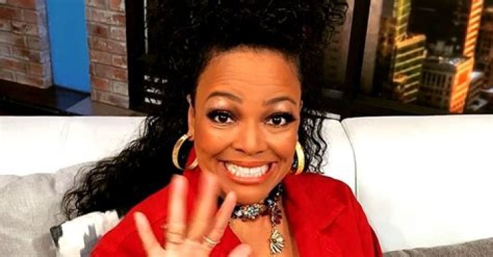 Kim Fields from 'Living Single' Keeps It Moving in Video of Her Home Workout during COVID-19 Quarantine
