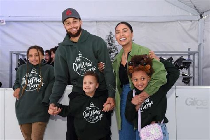Stephen Curry's Wife Ayesha Shares Rare Photos with Brothers and Sisters on National Siblings Day