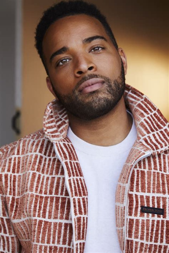 John Clarence Stewart of 'Zoey's Extraordinary Playlist' Looks Ruggedly Handsome in a New Selfie