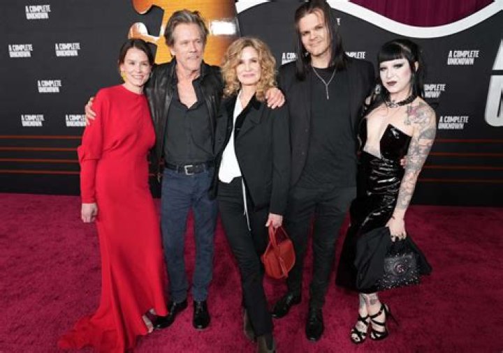 Kevin Bacon & Kyra Sedgwick Hilariously Reenact a Dumb Couple Fight on 'Jimmy Kimmel Live'