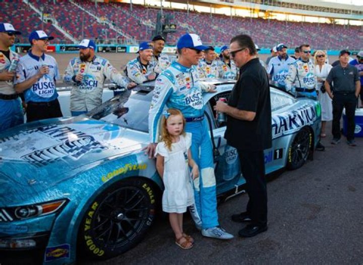 NASCAR Star Kevin Harvick's Beautiful Wife DeLana & Their Two Kids: 5 Family Facts