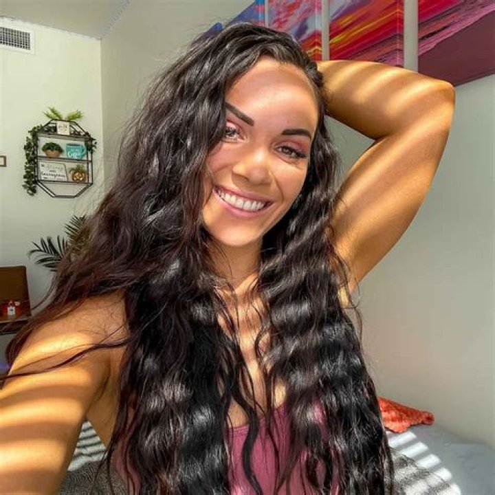 Meet Heiress & Fitness Influencer Hannah Bronfman's Husband Brendan Fallis – Inside Their Relationship 