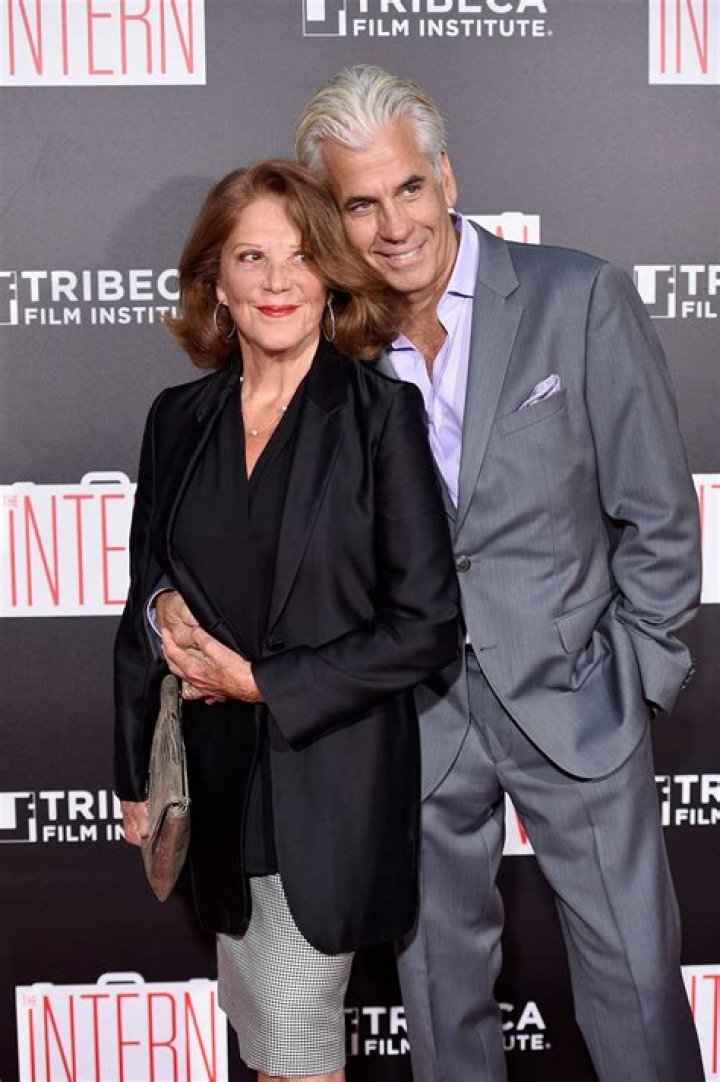  Linda Lavin Feels Very Fortunate to Have Found Husband Steve Bakunas — inside Her Personal Life