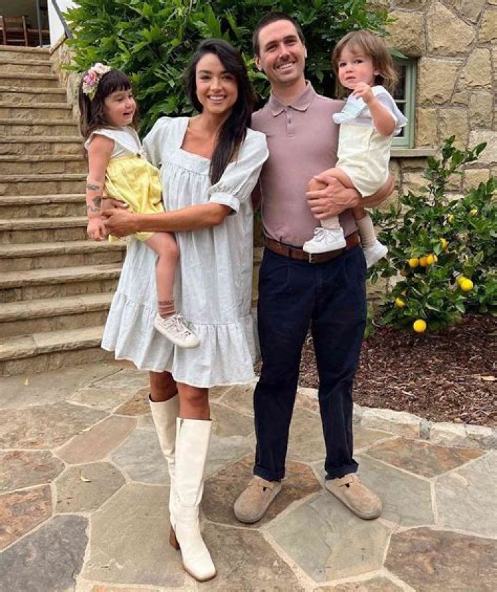 'Bachelor' Alum Bekah Martinez Slams Troll Who Says Her Child Is Too Old to Breastfeed