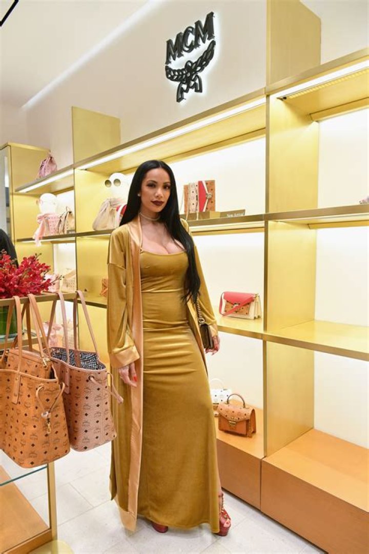 Erica Mena Flaunts Curvy Figure in an All-Black Outfit – See the Grateful Message That Came with the Pic