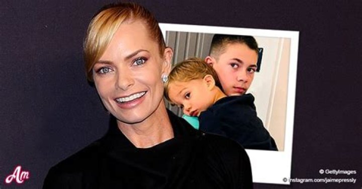 Jaime Pressly Emancipated from Parents at 15 to Get a Job — Glimpse into Her Personal Life