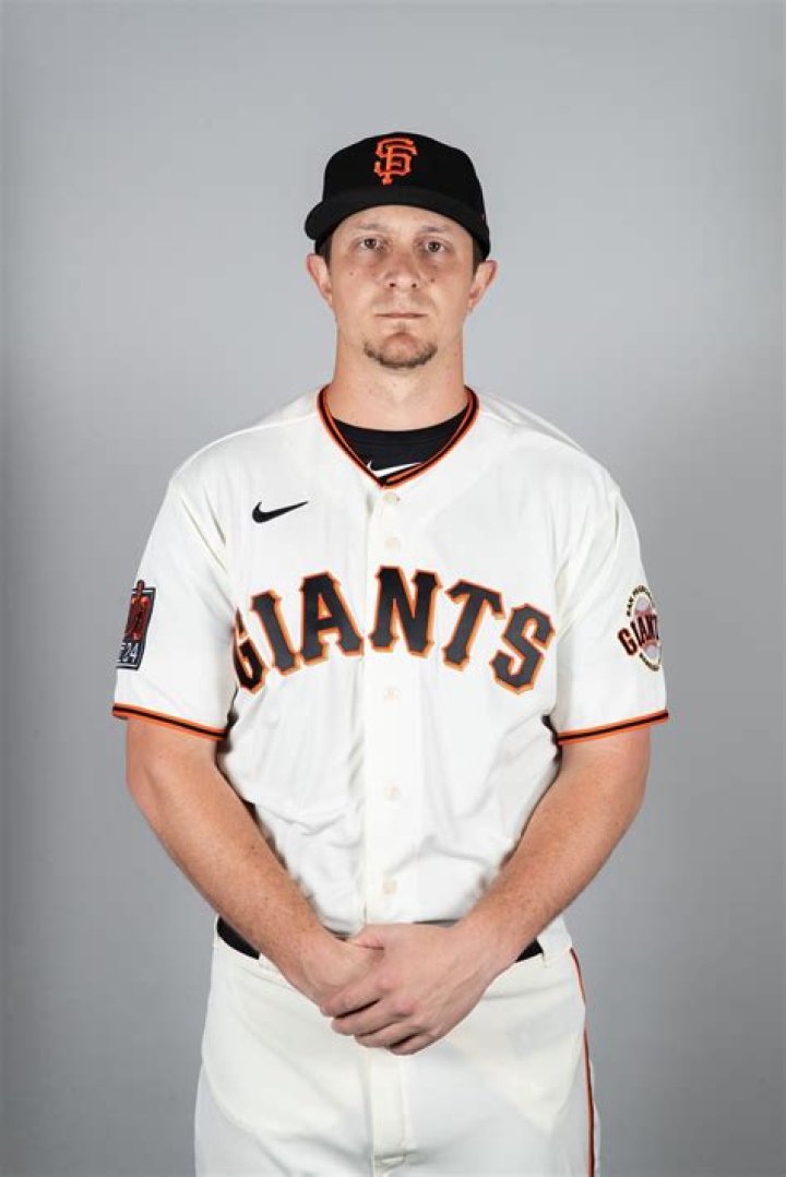 Alex Dickerson of the San Francisco Giants and His Wife Jennifer Welcome Son Levi