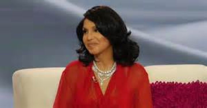 Here's Toni Braxton's Step-By-Step Guide to Her Makeup Process & Tips on Faux-Lashes