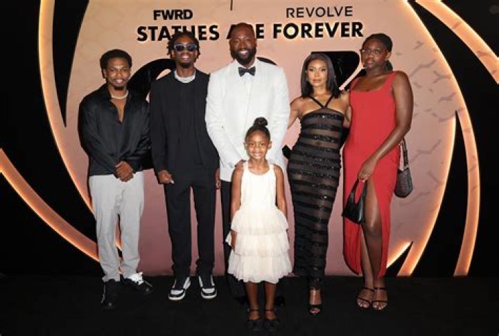 Dwyane Wade's Son Zaire Was Feeling Inspired as He Shared a Sweet Throwback Photo with His Dad