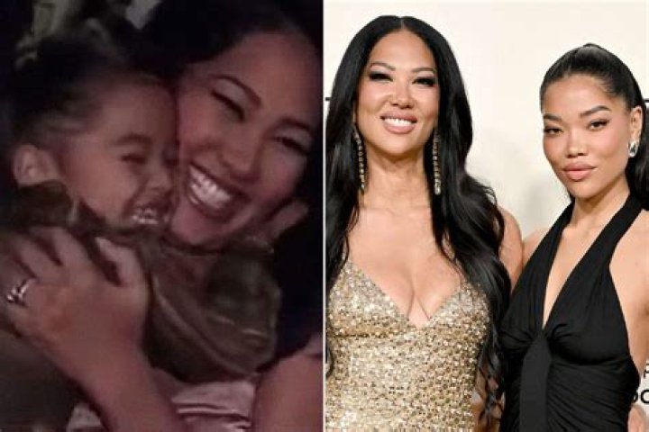 Kimora Lee Simmons' Daughter Ming Stuns in Beige SKIMS Loungewear in a Beautiful Photo