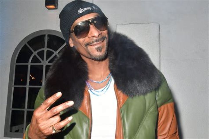 Snoop Dogg Poses with His Look-Alike Grandson and Granddaughter in a Heart-Melting New Photo