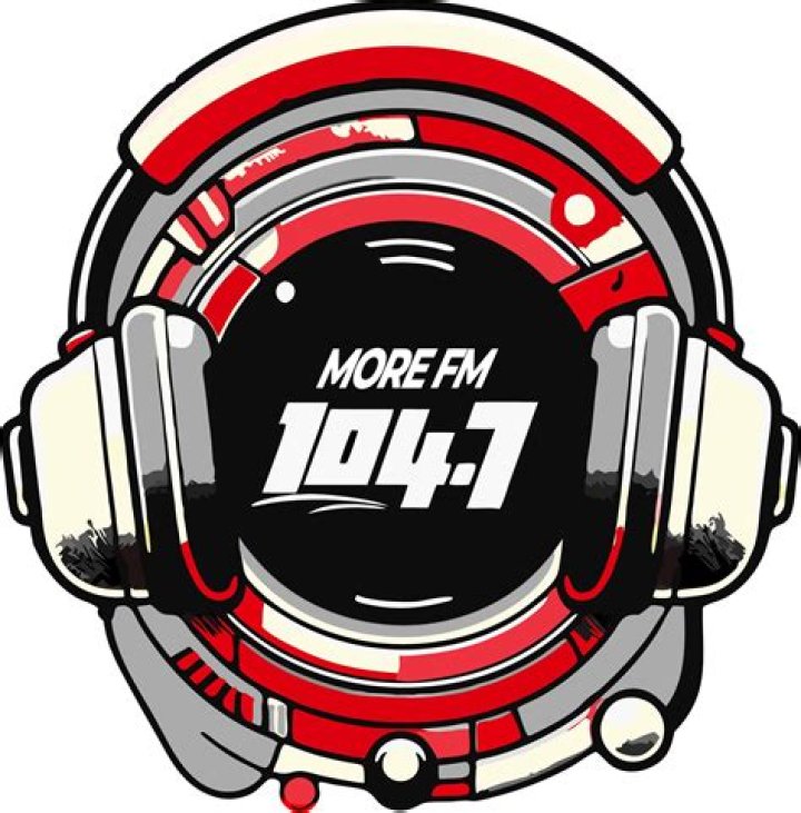 Kenya Moore Praised for Flaunting Natural Beauty in New Selfie Wearing a Meaningful Necklace