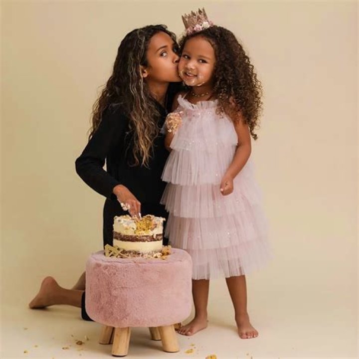 Royalty Brown and Her Sister Sinatra Look Cute Showing off Their Matching Black Outfits