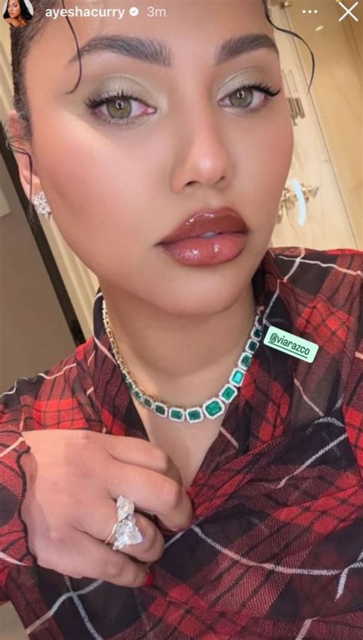 Check Out Ayesha Curry as She Flaunts Her New Blonde Hair in a Cute Selfie