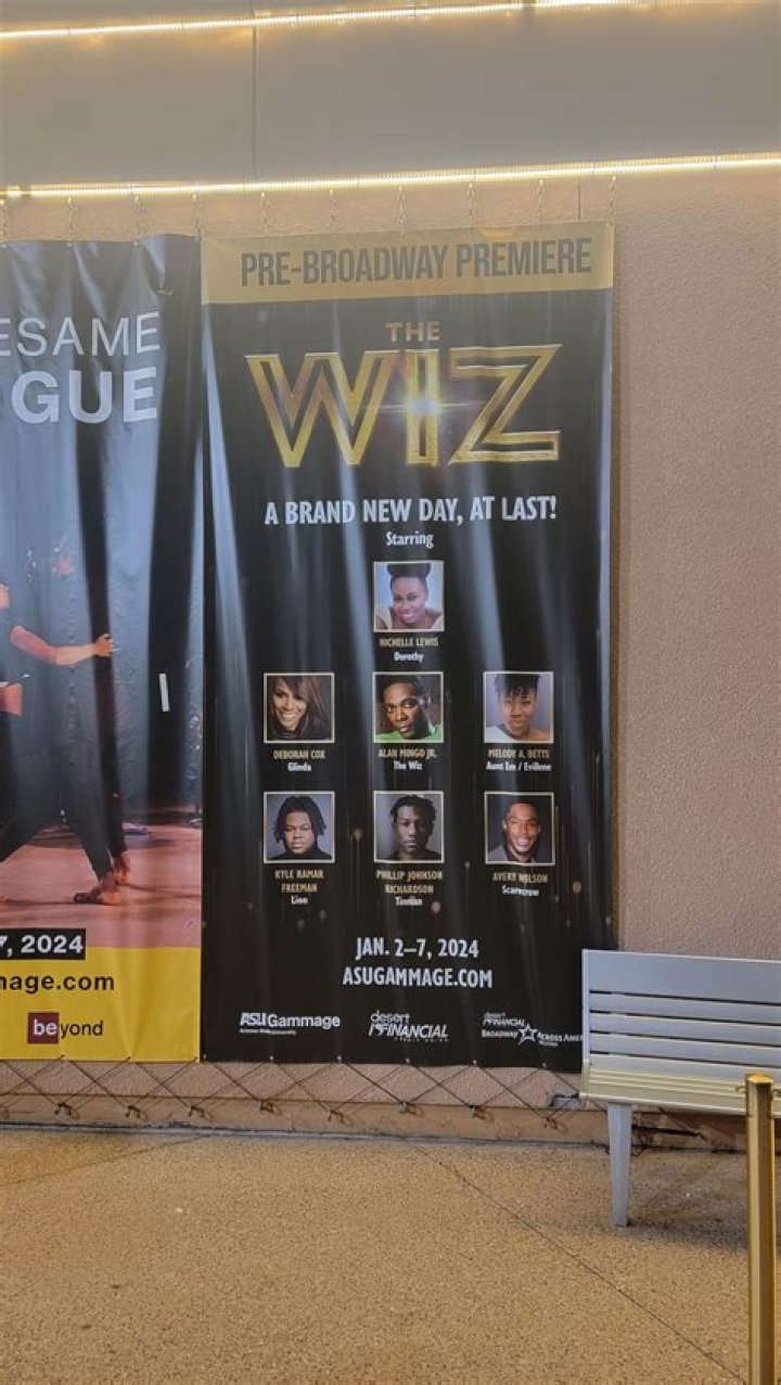 Here's What Wayne Brady Said About Adult Men Sliding Into His 17-Year-Old Daughter's DMs