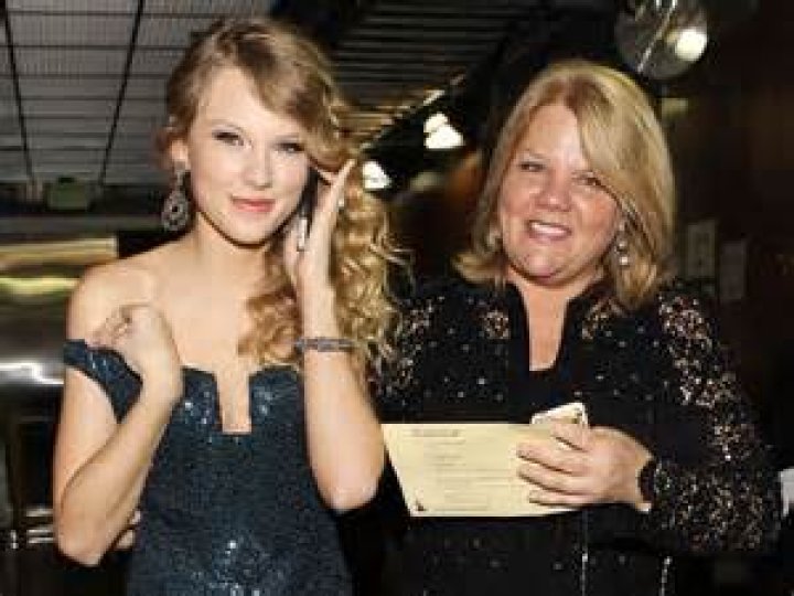 Taylor Swift's Mom's Longtime Battle with Cancer — inside the Journey 