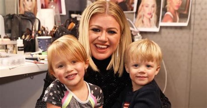 Kelly Clarkson Wins Custody of Kids Amid Challenging Time Co-parenting with Brandon Blackstock