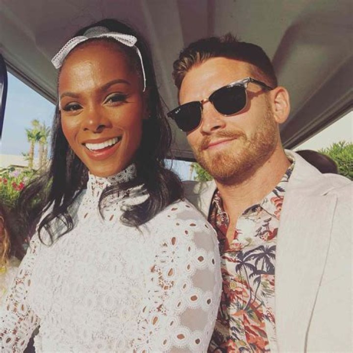 Omarion Shows His Big Beautiful Family Including Kids, Brothers and Nana in a Throwback Video