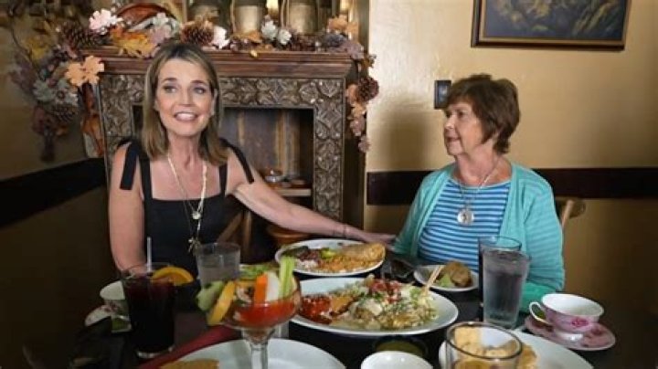 Check Out Savannah Guthrie's New Spring-Inspired Hairstyle Decorated with Flowers